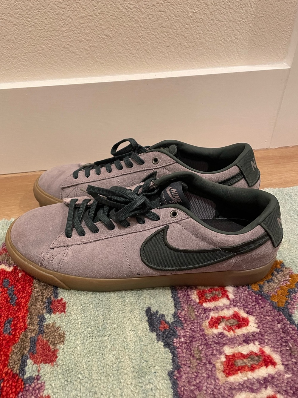Nike Mens Nike SB Blazer GT Low Gray Sneaker